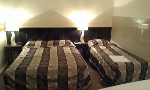 Avalon Motel - South Australia Travel 4
