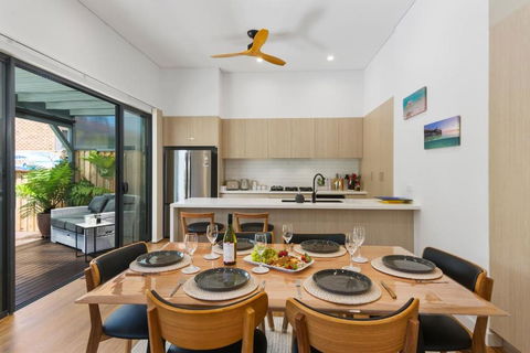 Avenue Escape - Contemporary Living At Corrimal - South Australia Travel 1