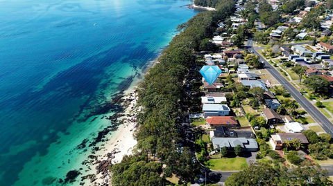 AXL Orion Beach Home: Beach Front - South Australia Travel 0