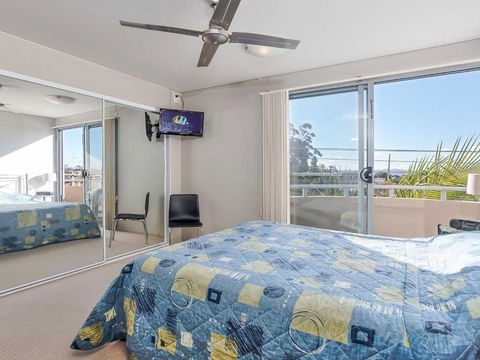 Bayview Apartments, 11,42 Stockton Street - Three Bedroom Unit In The Heart Of Town With Air Con, Lift And Secure Parking - South Australia Travel 1