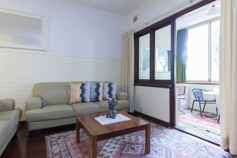 B2 Crawley Apartment 1 BRM & Sleepout Near UWA - South Australia Travel 2