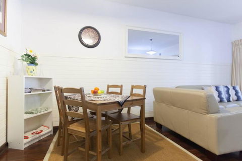 B2 Crawley Apartment 1 BRM & Sleepout Near UWA - South Australia Travel 4