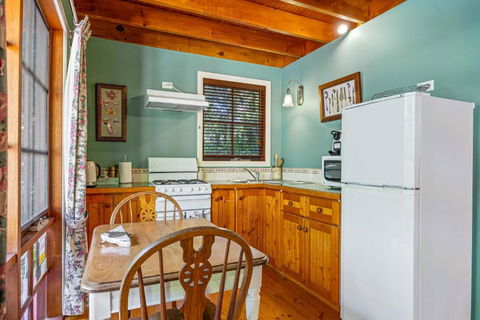 Ballarat Cottages - South Australia Travel 2