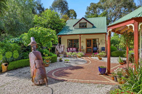 Ballarat Cottages - South Australia Travel 0