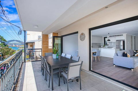 Balmain Premier Retreat - Harbour Bridge View - South Australia Travel 0