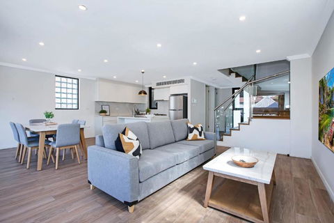 Balmain Premier Retreat - Harbour Bridge View - South Australia Travel 2