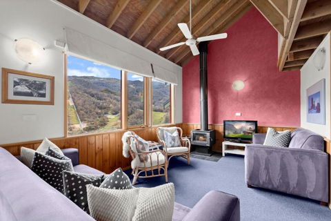 Banjo 1 Townhouse Two Bedroom And Loft With Wrap Around Mountain Views - South Australia Travel 1