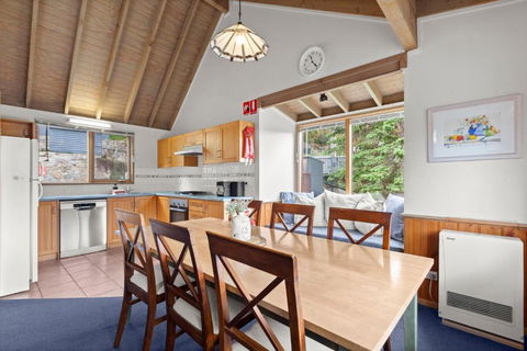 Banjo 1 Townhouse Two Bedroom And Loft With Wrap Around Mountain Views - South Australia Travel 2