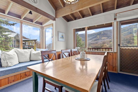 Banjo 1 Townhouse Two Bedroom And Loft With Wrap Around Mountain Views - South Australia Travel 3