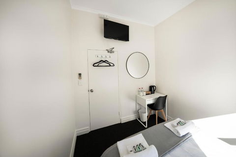 Bar Broadway - South Australia Travel 4