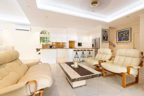 Barbados In The Tropics - 5 Bedroom Luxury Home - South Australia Travel 0