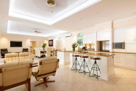 Barbados In The Tropics - 5 Bedroom Luxury Home - South Australia Travel 1