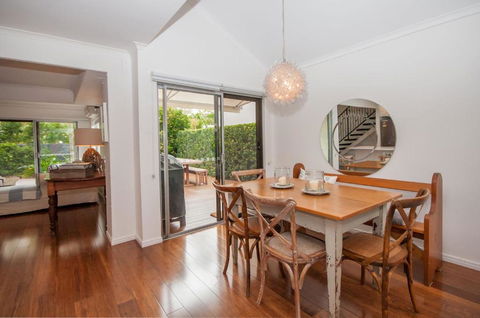 Barbados Noosa - South Australia Travel 0