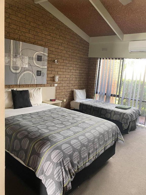 Baronga Motor Inn - South Australia Travel 3
