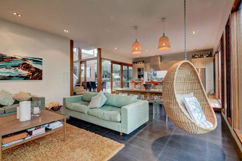 Battery Lane - South Australia Travel 0