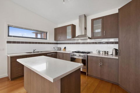 Bayside Haven - South Australia Travel 3