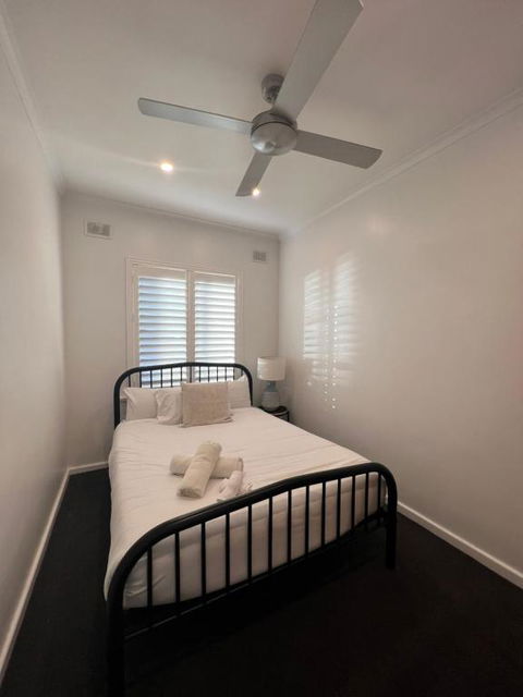 Beach Apartment 10/22 Esplanade Sea-views - South Australia Travel 4