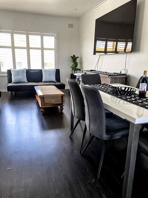 Beach Apartment 10/22 Esplanade Sea-views - South Australia Travel 1