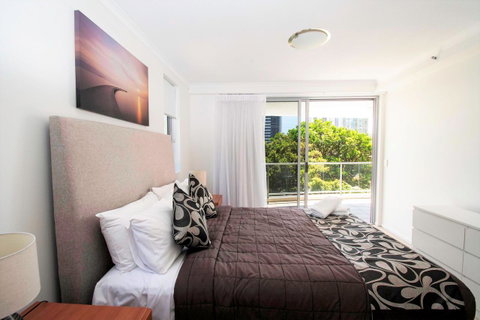 Trilogy Surfers Paradise - South Australia Travel 30