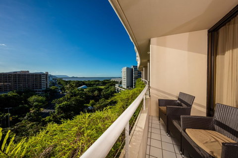 Hilton Cairns - South Australia Travel 27