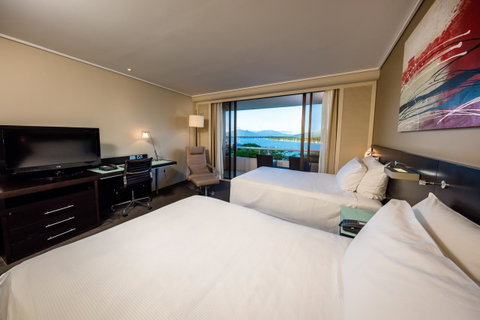 Hilton Cairns - South Australia Travel 6