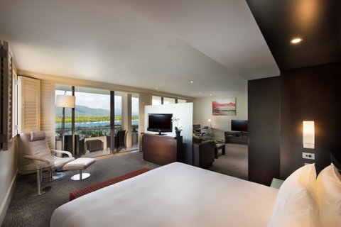 Hilton Cairns - South Australia Travel 15