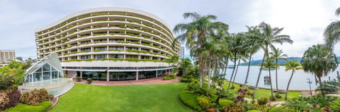 Hilton Cairns - South Australia Travel 18
