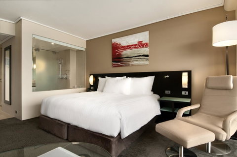 Hilton Cairns - South Australia Travel 34