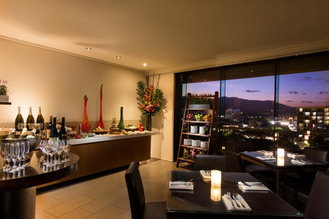 Hilton Cairns - South Australia Travel 35