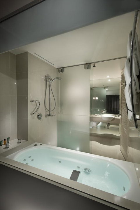 Hilton Cairns - South Australia Travel 4