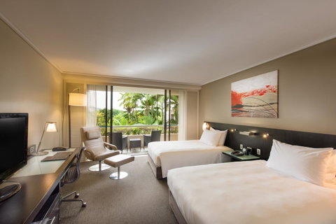 Hilton Cairns - South Australia Travel 8