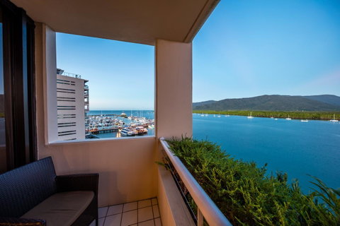 Hilton Cairns - South Australia Travel 30