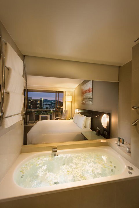 Hilton Cairns - South Australia Travel 22