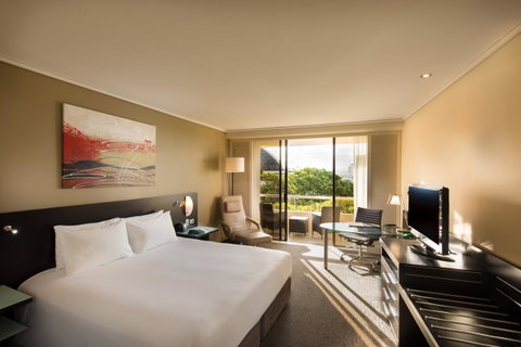 Hilton Cairns - South Australia Travel 9