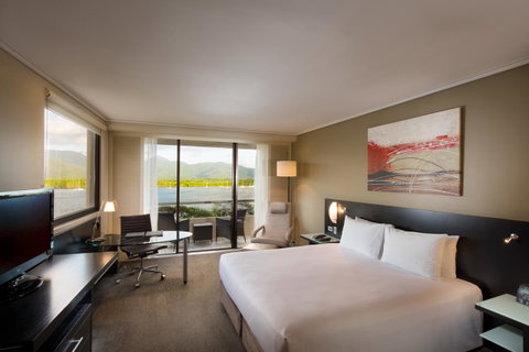 Hilton Cairns - South Australia Travel 7