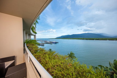Hilton Cairns - South Australia Travel 5