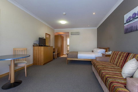 Eastgate On The Range Motel - South Australia Travel 4