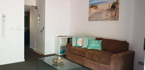 Surfers Beach Resort 2 - South Australia Travel 10