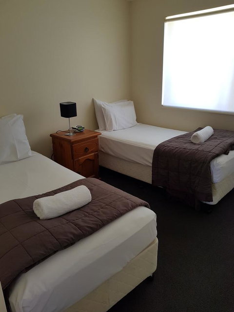 Markham Court - South Australia Travel 15