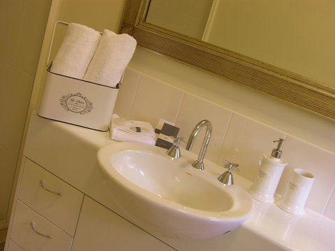 Apple Tree Cottage Montville - South Australia Travel 19