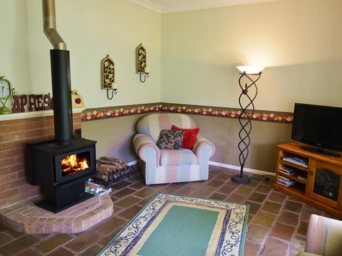 Apple Tree Cottage Montville - South Australia Travel 4