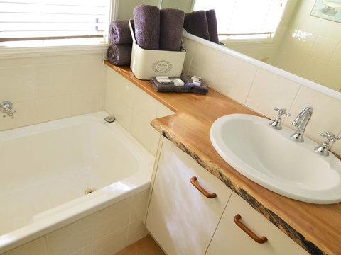 Apple Tree Cottage Montville - South Australia Travel 10