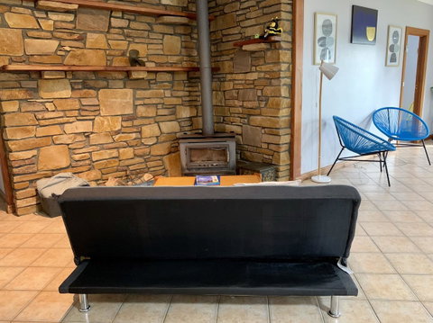 Beeâ€™s Place - 3 Bedroom Home On 10 Acres Of Land With Distant Ocean Views - South Australia Travel 3