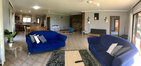 Beeâ€™s Place - 3 Bedroom Home On 10 Acres Of Land With Distant Ocean Views - South Australia Travel 12