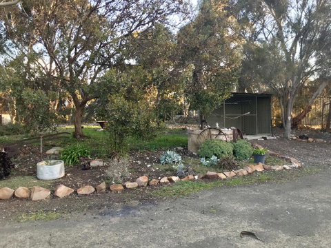 Beeâ€™s Place - 3 Bedroom Home On 10 Acres Of Land With Distant Ocean Views - South Australia Travel 17