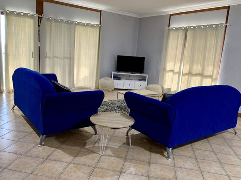 Beeâ€™s Place - 3 Bedroom Home On 10 Acres Of Land With Distant Ocean Views - South Australia Travel 0
