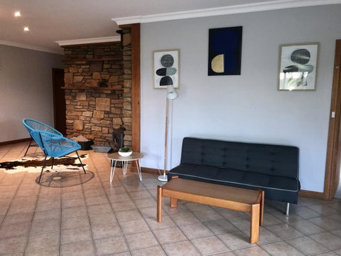 Beeâ€™s Place - 3 Bedroom Home On 10 Acres Of Land With Distant Ocean Views - South Australia Travel 19