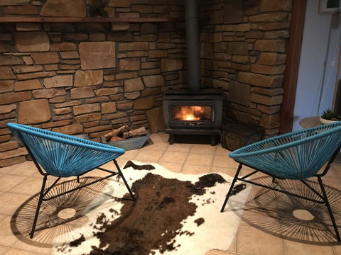 Beeâ€™s Place - 3 Bedroom Home On 10 Acres Of Land With Distant Ocean Views - South Australia Travel 21