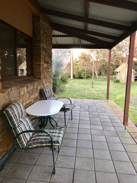 Beeâ€™s Place - 3 Bedroom Home On 10 Acres Of Land With Distant Ocean Views - South Australia Travel 8