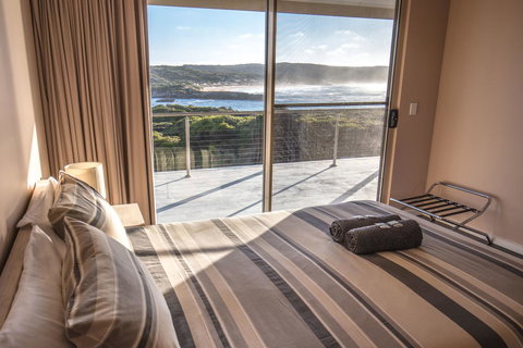 Hanson Bay Cabins - South Australia Travel 13